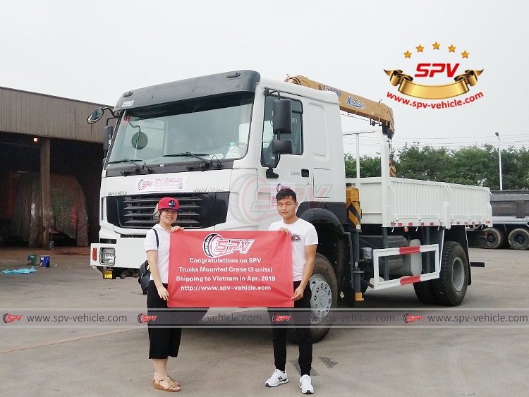 Off-road Telescopic Crane Truck Sinotruk (4 Ton) - 1